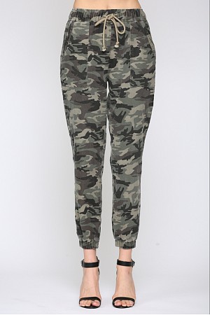 WASHED CAMO PRINT JOGGER PANTS